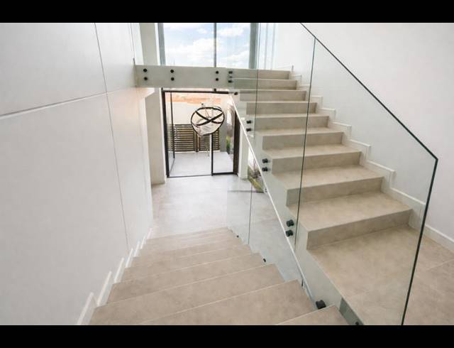 4 BEDROOM HOUSE FOR SALE IN MIDSTREAM ESTATE